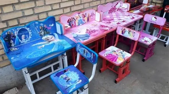 مردم دیگر دانه دانه لوازم التحریر میخرند/ از هر 100 خریدار میز تحریر 70 نفر متقاضی میزهایی با طرح باربی و اسپایدرمن‌اند