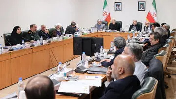 دفاع رئیس‌جمهور و اعضای هئیت دولت از وزیر رفاه، کار و امور اجتماعی