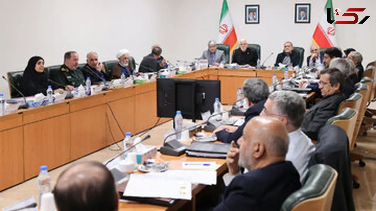 دفاع رئیس‌جمهور و اعضای هئیت دولت از وزیر رفاه، کار و امور اجتماعی