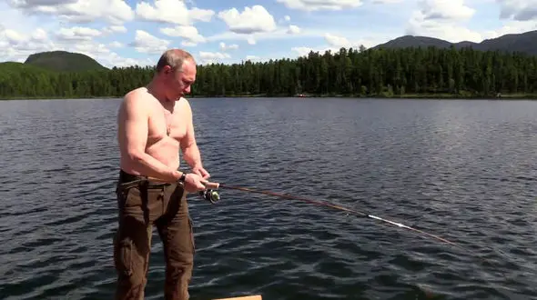 پوتین در حال خوش گذرانی و ماهیگیری در سیبری+ عکس و فیلم