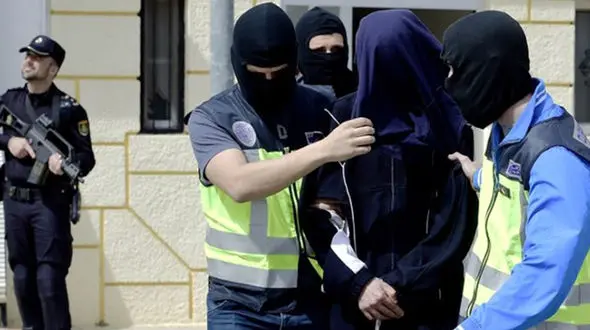 داعشی سرشناس از کرونای اسپانیا سو استفاده می کرد / او با ماسک بازداشت شد