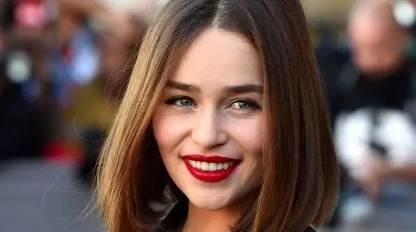 کریسمس رمانتیک امیلیا کلارک و هنری گلدینگ +عکس