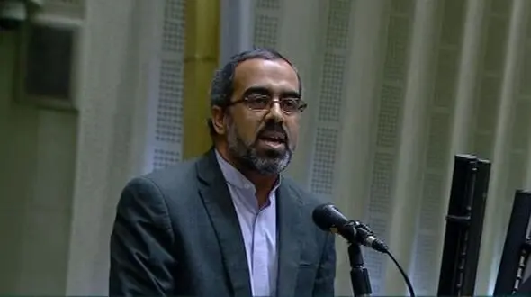 ایزدخواه: رئیس‌جمهور باید فراخوان عمومی بدهد/ می‌توانیم نرخ دلار را به کمتر از شرایط زمان جنگ بازگردانیم/ با مدیران متخلف، برخورد قضائی شود