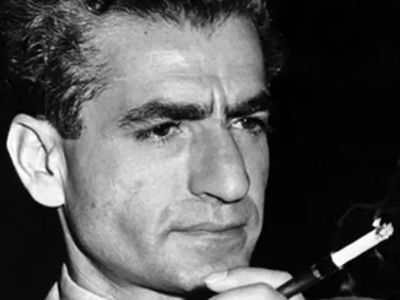 عکس سفر در زمان /  «محمدرضا پهلوی» با سبیل در کنار مادرش و اشرف و شهناز پهلوی  و ... /  دهه 20