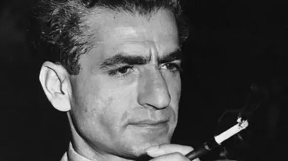 عکس سفر در زمان / «اشرف، شمس، تاج الملوک, محمدرضا پهلوی، ملکه نازلی و فوزیه در بندر شاهپور»؛ سال 1318