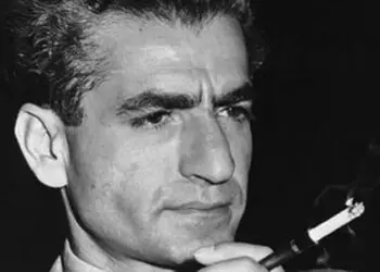 عکس سفر در زمان / «اشرف، شمس، تاج الملوک, محمدرضا پهلوی، ملکه نازلی و فوزیه در بندر شاهپور»؛ سال 1318