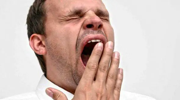 ارتباط خمیازه کشیدن با گوش درد