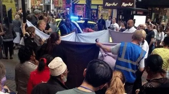 زایمان طبیعی وسط خیابان+تصاویر