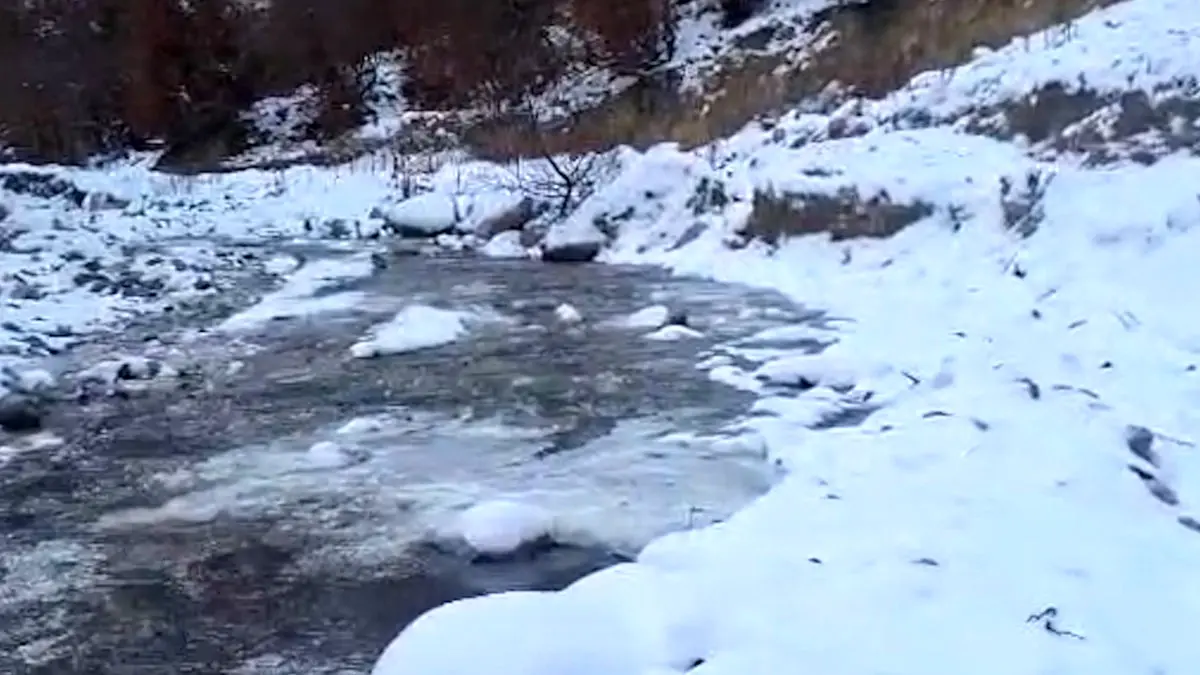 فیلم زمستان تماشایی سوادکوه در کنار قلعه کنگلو