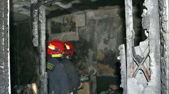 کودک 5 ساله، ساختمانی را به آتش کشید