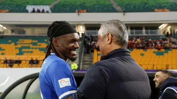 واقعیت انتقال بیفوما به پرسپولیس / از توافق با فولاد تا تماس تلفنی کارتال!