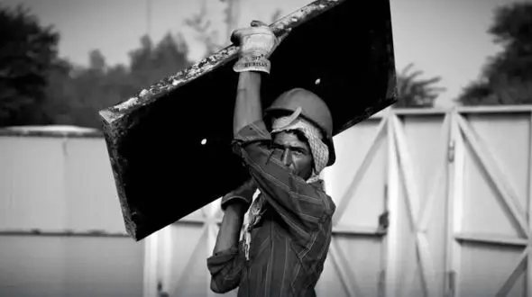 هزینه غذا در یک سال تقریباً دو برابر شده است/ تورم ۹۰ درصدی خوراکی‌ها؛ زلزله‌ای که مستقیم به سفره مردم خورد + نمودار