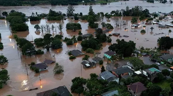 تصاویر هوایی از حجم ویرانی های عظیم سیل در برزیل | ویدئو