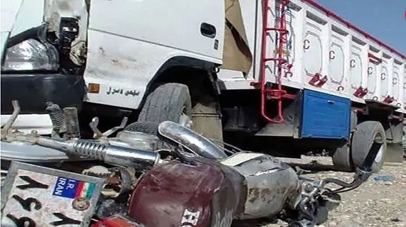 تصادف مرگبار موتورسیکلت و کامیون در رودبار 3 کشته برجا گذاشت