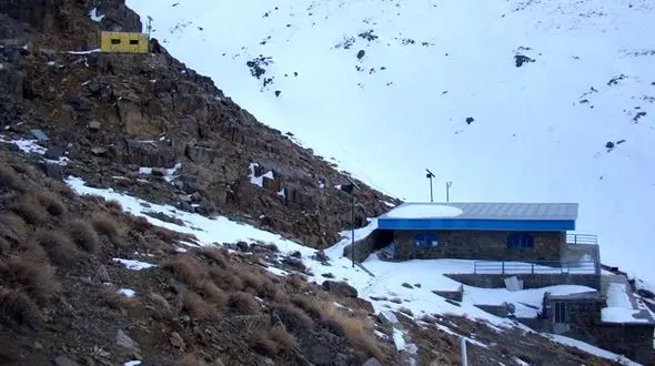 انتقال 45 جسد کشف شده حادثه سقوط هواپیما به کمپ کوهنوردان در دنا