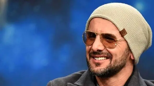 فیلم/ مروری بر اقدام زیبای امین حیایی در عصرجدید؛ کمک به معلمی که عاشق بازیگری بود