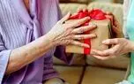 هدیه فرزندان و نوه ها برای مادرها و مادربزرگ ها در روز مادر + فیلم