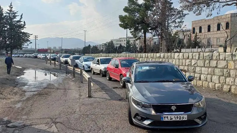 پمپ بنزین - صف پمپ بنزین - جایگاه سوخت گیری