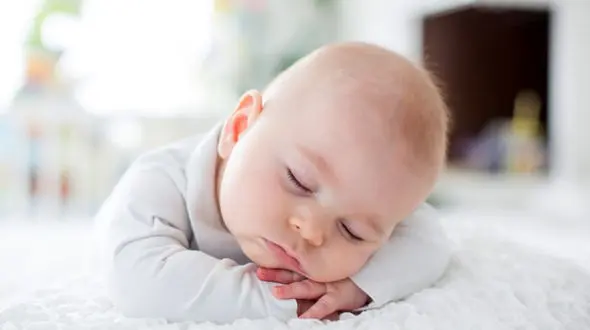 6 زنگ خطر سلامتی در نوزادان 