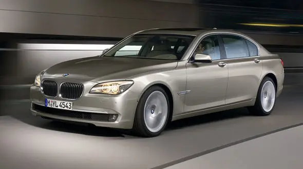 کاهش 700 میلیون تومانی قیمت این خودرو در بازار