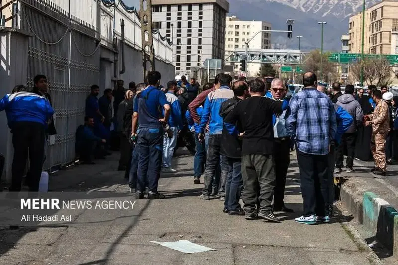 عکس هایی از حمله دشمن به کارخانه و نمایندگی ایران خودرو