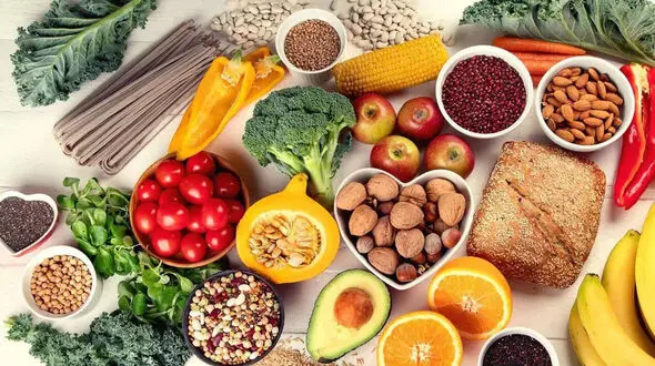 ۷ غذای سالم برای کنترل قند خون؛ چه بخوریم و چه چیزهایی را کمتر کنیم؟