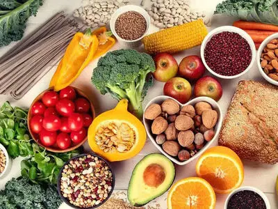 ۷ غذای سالم برای کنترل قند خون؛ چه بخوریم و چه چیزهایی را کمتر کنیم؟