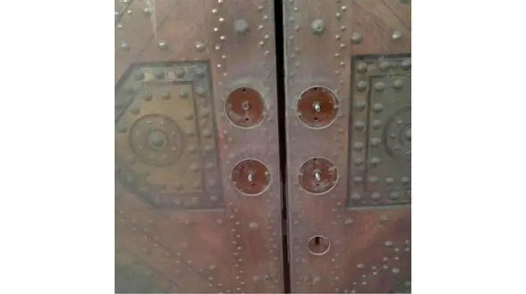 سرقت دستگیره درب تئاتر شهر+ عکس