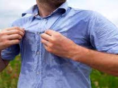 چرا زیاد عرق می‌ کنیم؟ روش‌ های کاهش تعریق را بشناسید
