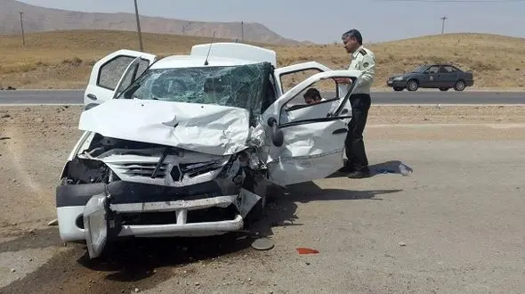 4 کشته در تصادف هولناک 2 خودرو در استهبان