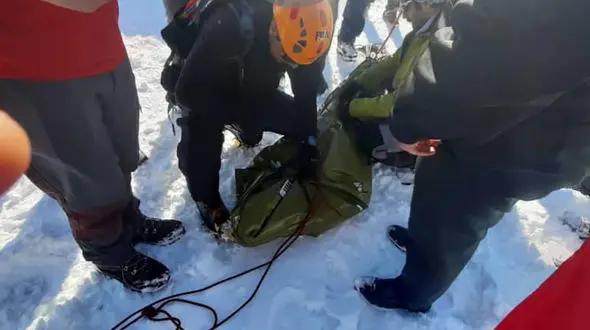  فوتی های سقوط بهمن در ارتفاعات تهران به 10 نفر رسید + فیلم