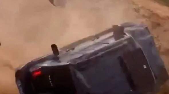 از پرت شدن مرد از آفرود تا برخورد هنگام نمایش دیریفت