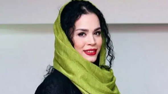 طبیعتگردی ملیکا شریفی نیا با تیپ عروسی و زرد قناری در باغ خوش آب و هوا