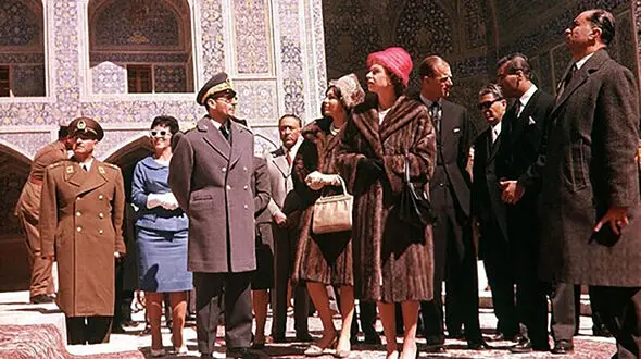 همسر ملکه انگلیس به تهران آمد + عکس