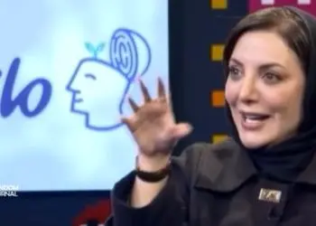 فیلم /  رویا میرعلمی : من ملکه زیبایی هستم .../  همه فکر میکنن من فالگیرم الان ... / قیاسی : خب با اینا فالگیری .../ فال قهوه و تاروت و ...