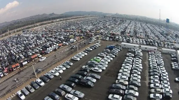 تفاوت قیمت خودرو در بازار و نرخ کارخانه / اختلاف تا ده میلیون تومان