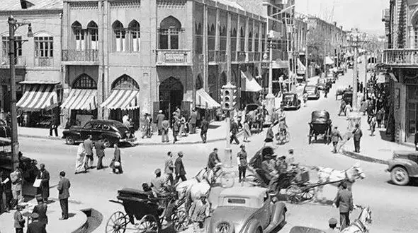 عکس دسته جمعی تهرانی های زمان قاجار در خیابان