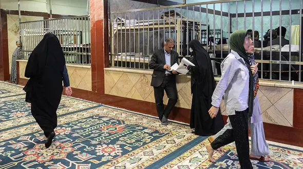 اولین عکس ها از دختران و زنان تهرانی بازداشت شده در اغتشاشات اخیر 