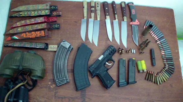 شرور مسلح قصر قند با 7 قمه دستگیر شد+عکس