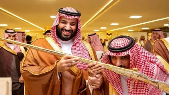 فیلم معماری خلاقانه /  قصر شاهانه بن سلمان  / آنقدر طلاکاری شده باید عینک آفتابی زد نگاهش کرد