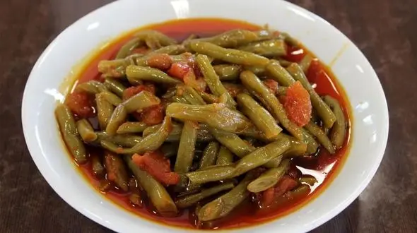 دستور پخت خوراک لوبیا سبز ساده و خوشمزه در خانه