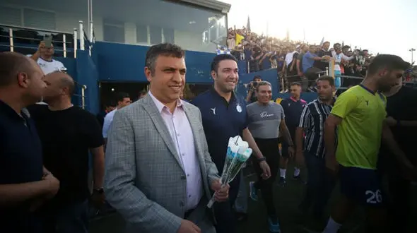 پاره کردن پوسترها در تمرین استقلال کار خوبی بود/ وقتی اسم پورحیدری و حجازی هست...