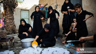 خدمت رسانی به زائران اربعین در خانه یک زن عراقی + عکس