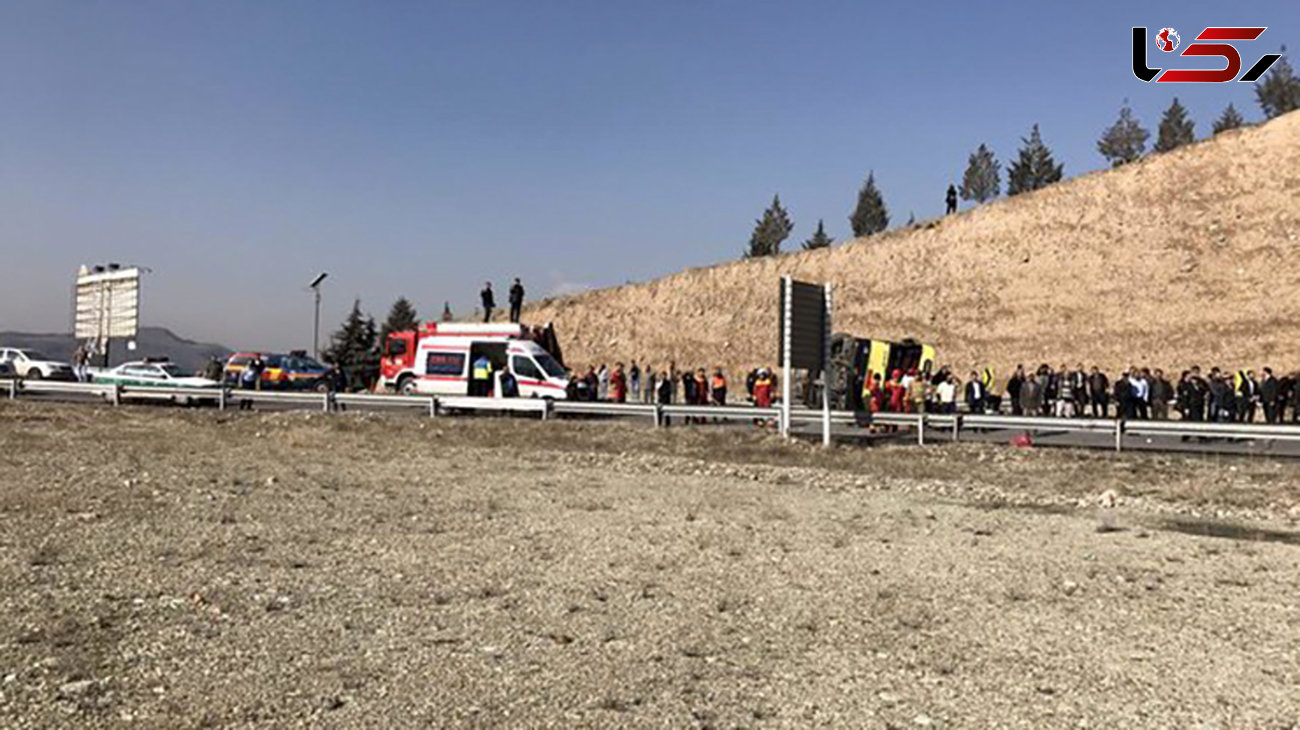 واژگونی اتوبوس شرکت واحد در اتوبان شهید بابایی
