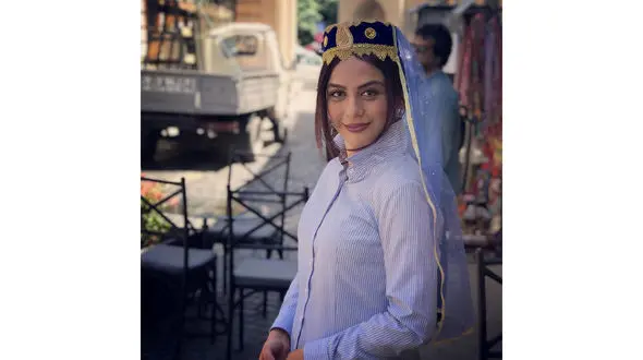 خانم بازیگر لباس جذاب آذری ها را بر تن کرد+ عکس 