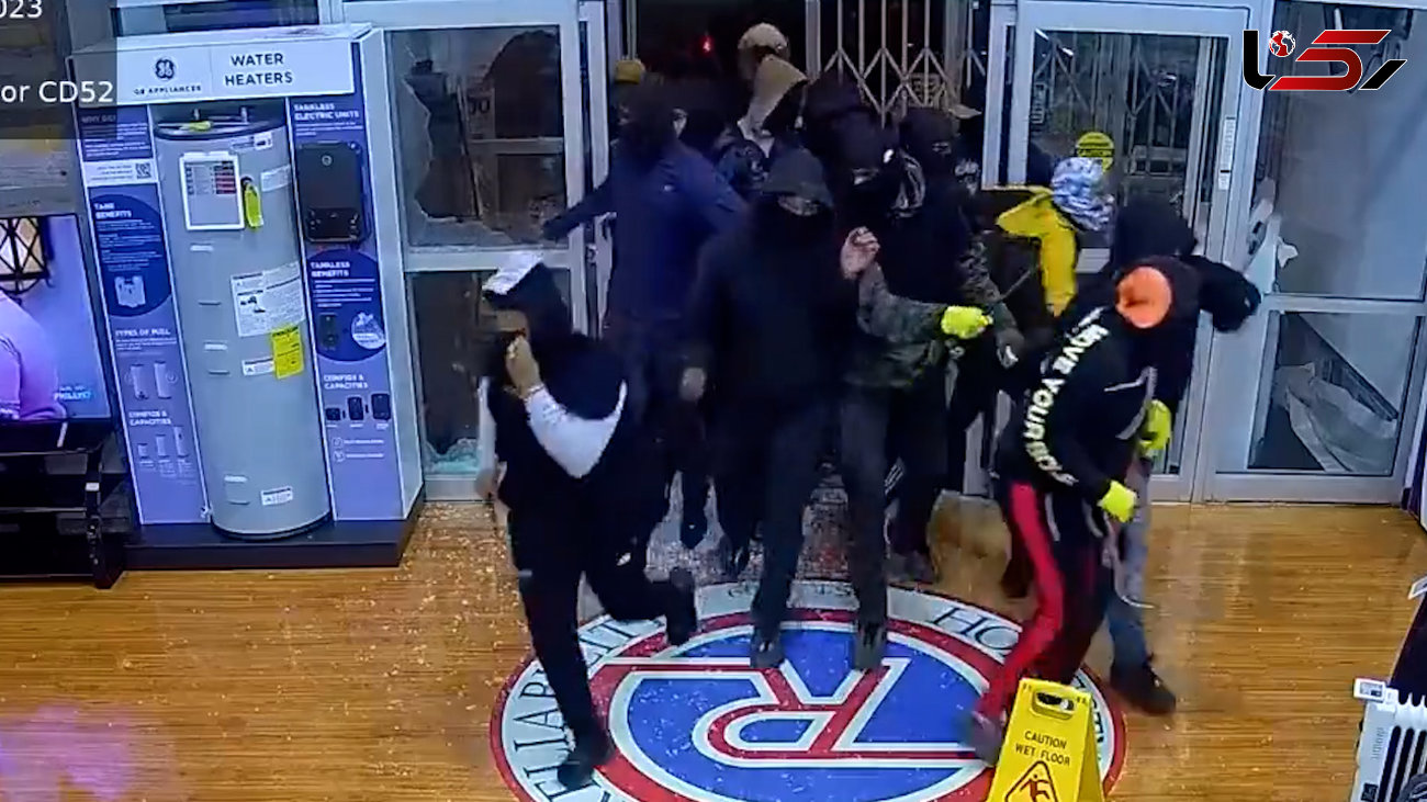 ببینید / سرقت دسته جمعی مردان خشن در فروشگاه شهر 