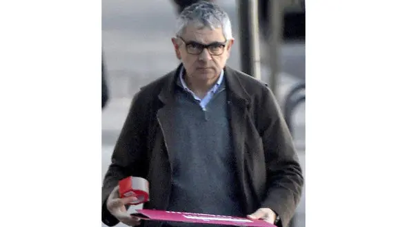 چهره متفاوت و جدید مستر بین در خیابان های لندن! +عکس