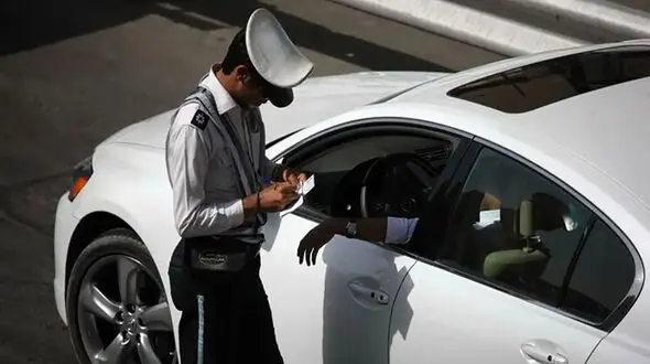 جریمه ۹۳ هزار راننده تهرانی به خاطر نبستن کمربند ایمنی و صحبت با تلفن همراه