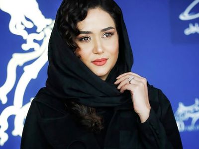 فیلم آواز اصیل /  رونمایی از  رقص شوهر پریناز ایزدیار در خانه درندشت و زیبایشان !