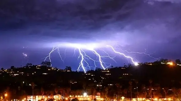 صاعقه 10 خانه در ارومیه را ویران کرد + جزئیات باورنکردنی

